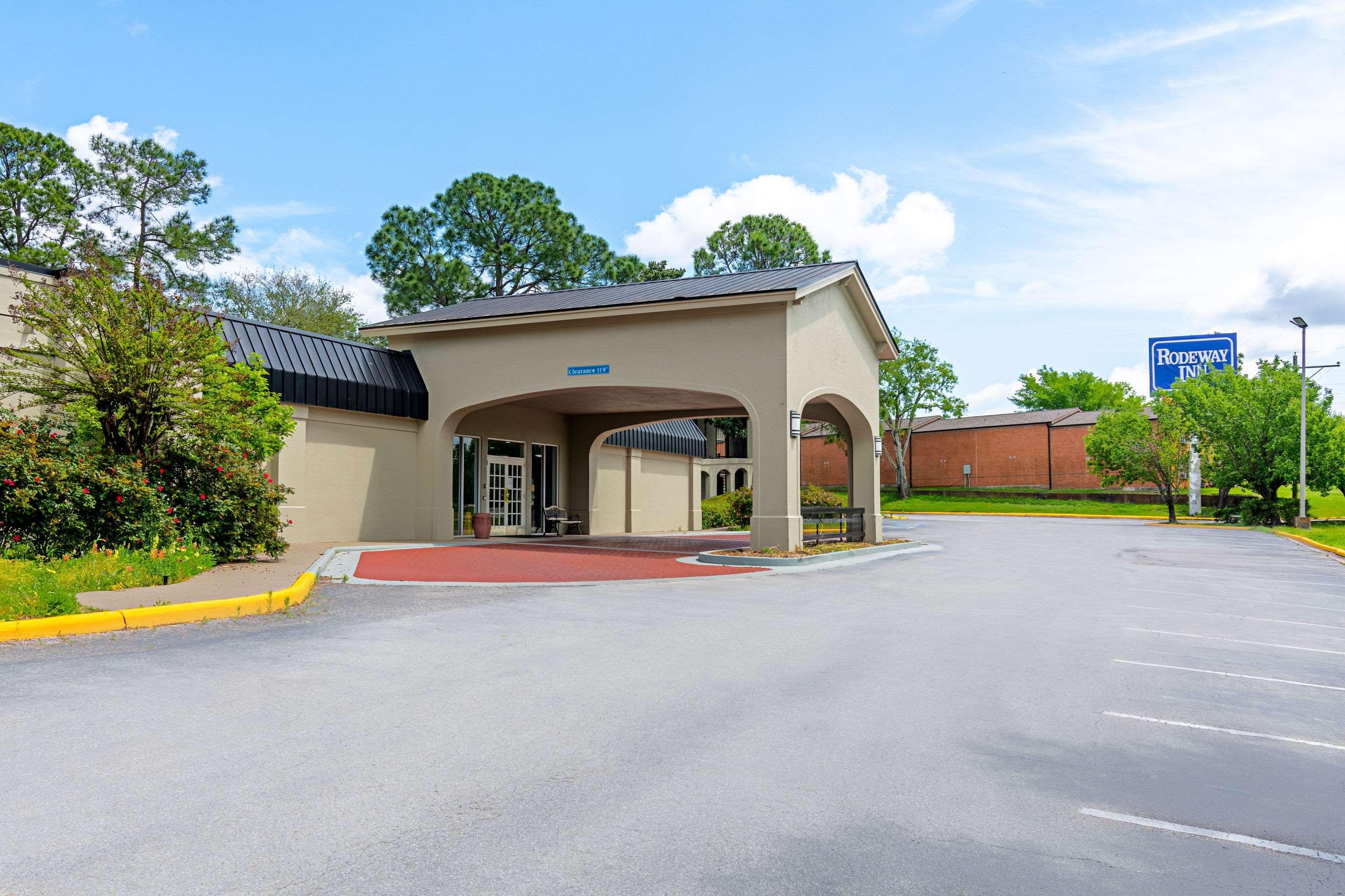 Rodeway Inn Huntsville Buitenkant foto